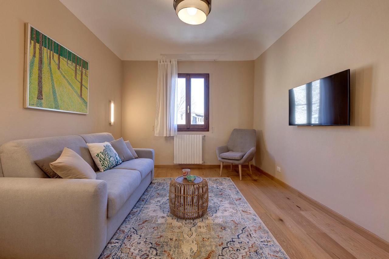 Woodie Apartment By Mamo Florence Luaran gambar
